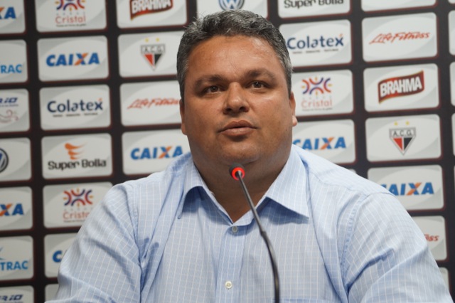 Adson Batista, diretor de futebol do Atlético, está otimista