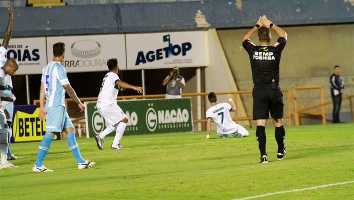O Goiás venceu o Avaí por 2 a 0 e reencontrou o caminho da vitória na Série B