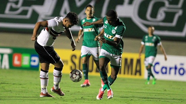 Lance da vitória do Goiás por 2 a 1 sobre o Santa Cruz (PE), no Serra Dourada, pela Série B 2017