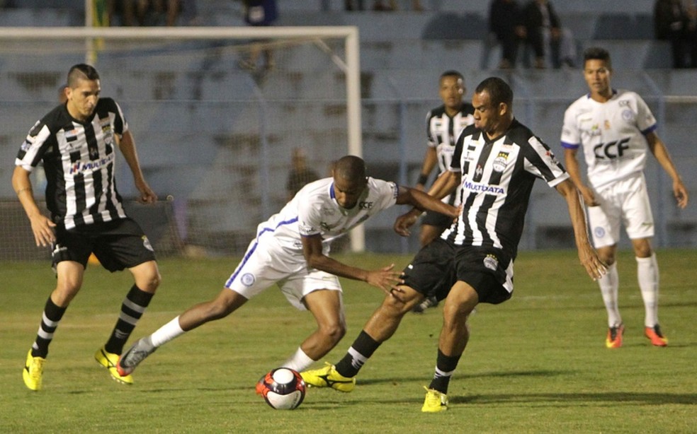 Lance de jogo Goiânia x Aparecida pela Divisão de Acesso 2017