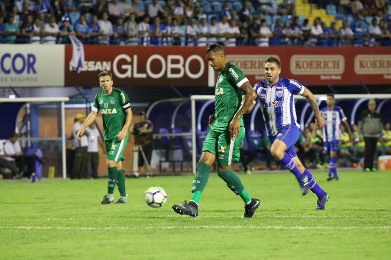 Lance do jogo de ida - Avai 2 x 2 Goiás - Copa do Brasil 2018