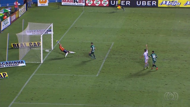 Viçoda faz o terceiro do Goiás na vitória por 3 a 1 sobre a Aparecidense - Goianão 2018 - Final - Serra Dourada