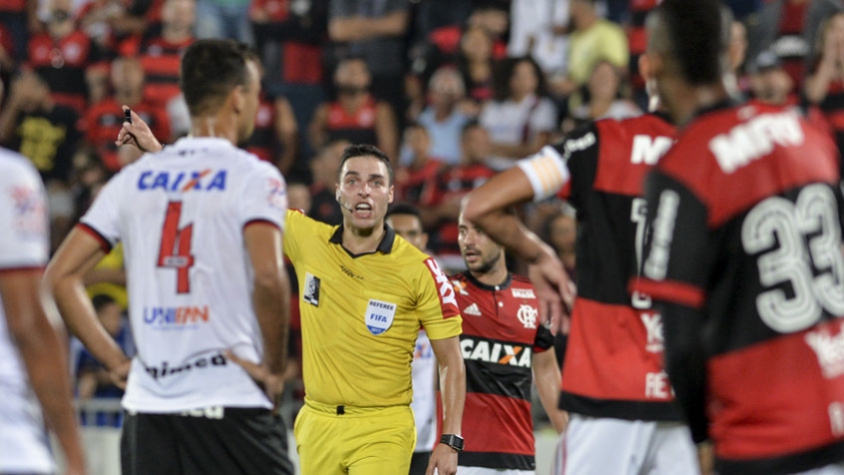 Lance de jogo entre Atlético e Flamengo