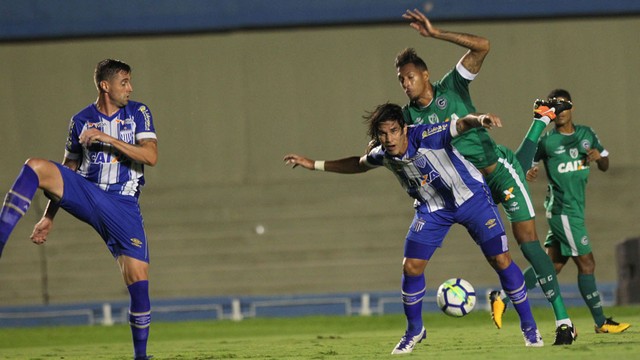 Goiás venceu o Avaí (SC) por 2 a 0 no Serra e avançou na Copa do Brasil 2018