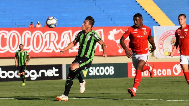 Lance do jogo Vila Nova x América (MG) – Estádio Serra Dourada – Série B 2019 – Julho 2019